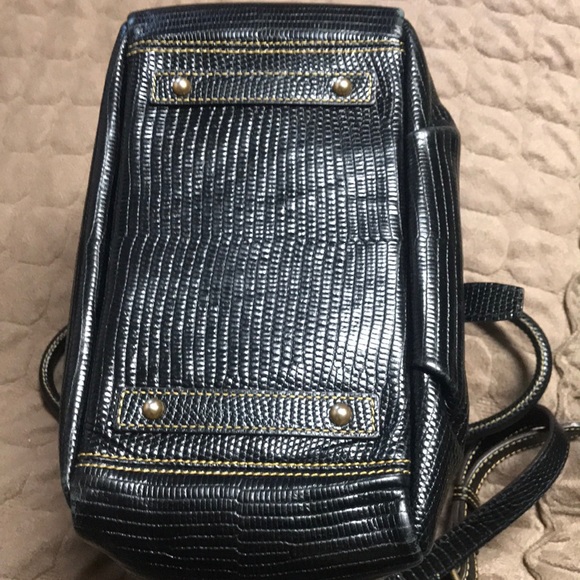 Dooney&Buorke - Picture 6 of 8